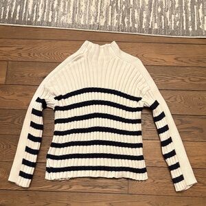 Abercrombie & Fitch Navy and Cream Turtleneck Sweater